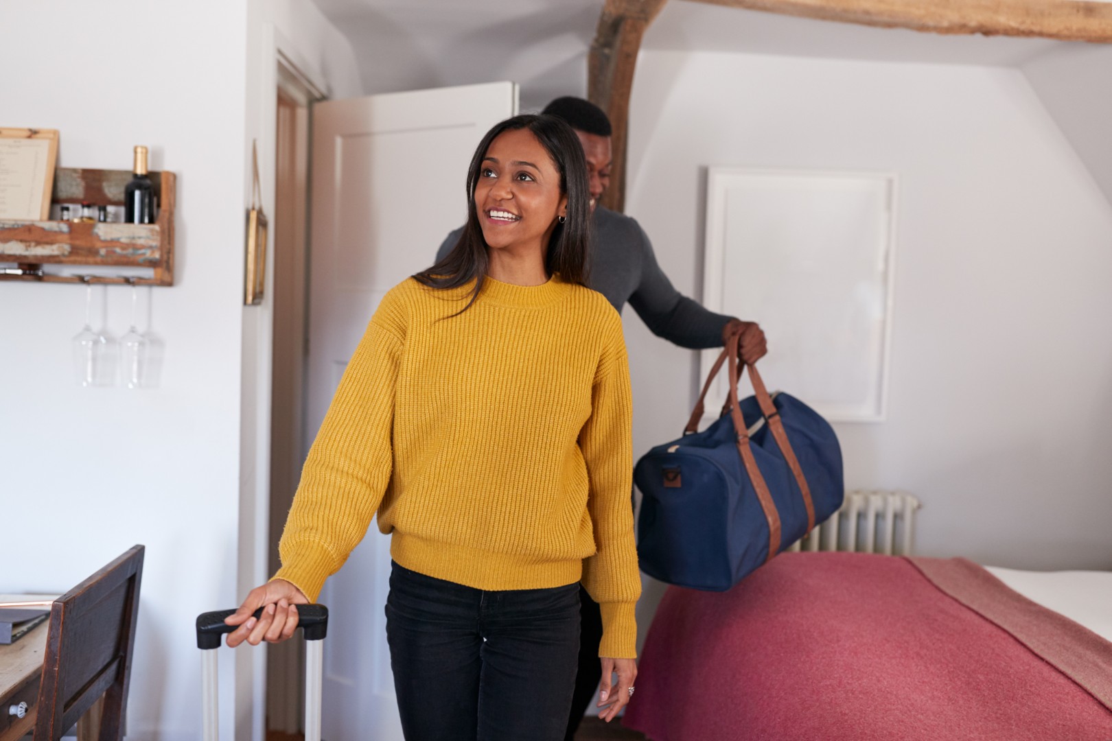 Couple arriving at airbnb